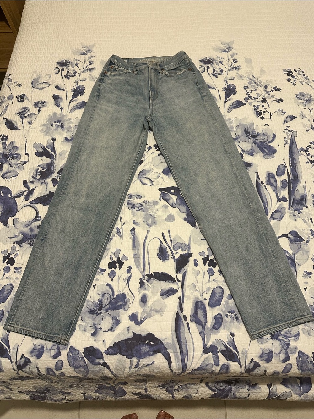 American Eagle Outfitters Light Blue Straight Leg Baggy Jean